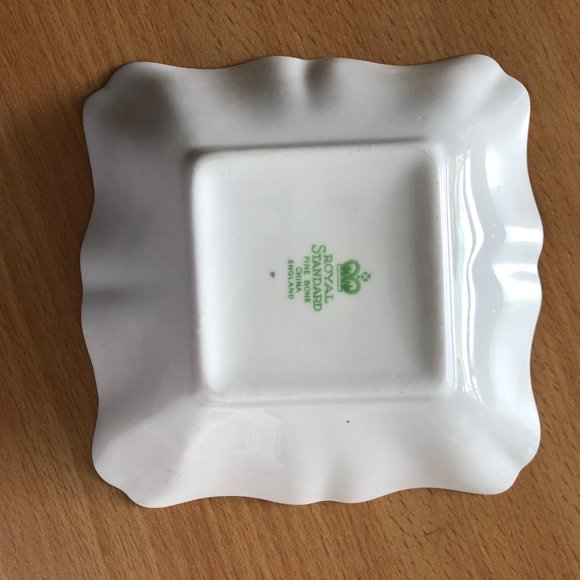 Royal standard Fine bone China England small candy nut bowl dish green clovers - Picture 3 of 3